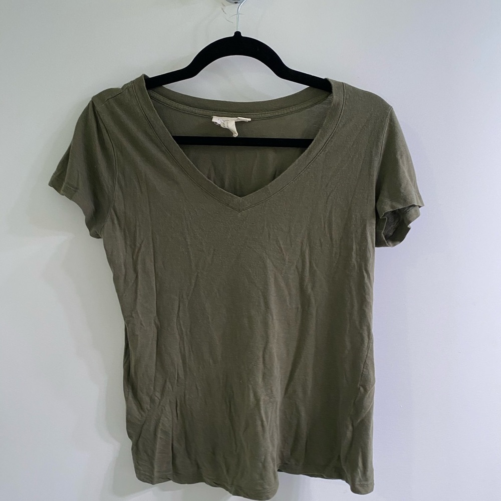 V-neck Shortsleeved Teeshirt
